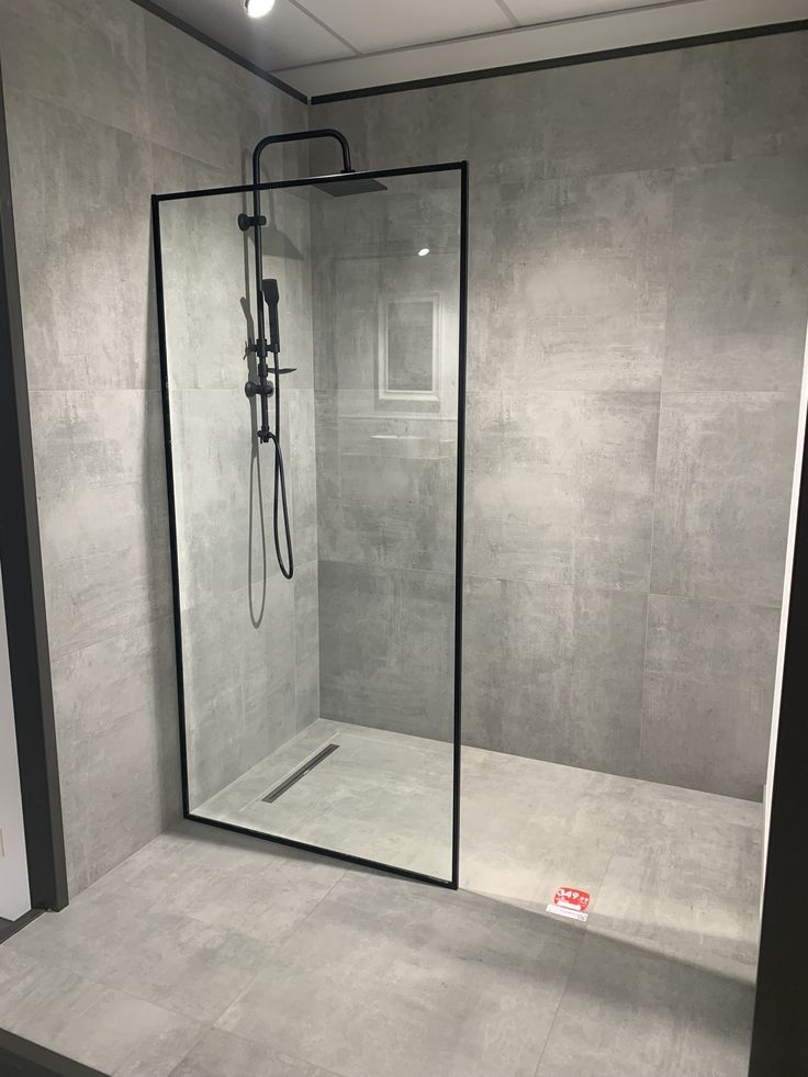 Paroi de douche à l'italienne, cadre noir mat